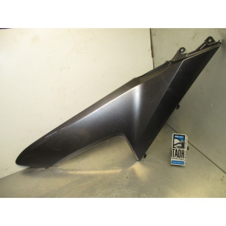 Bajo asiento izquierda delantera Honda Forza 300 2017