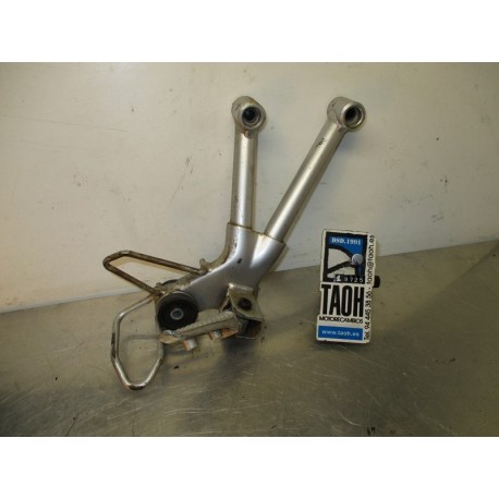 Soporte y reposapie trasero derecho Suzuki Bandit 600 2004 GSF