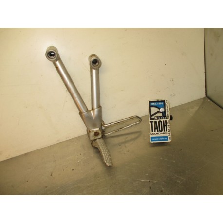 Soporte y reposapie trasero izquierdo Suzuki GSF Bandit 600 2000