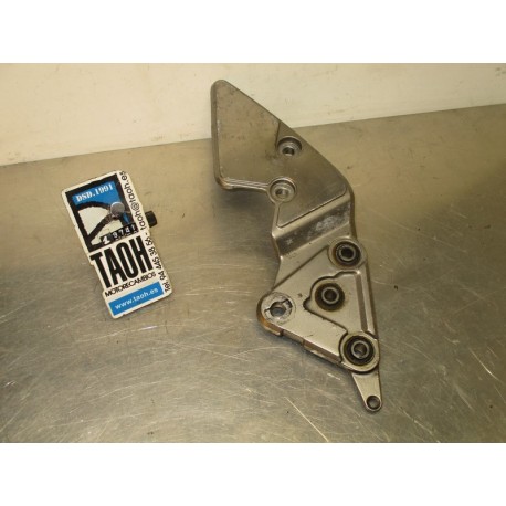 Soporte reposapie delantero derecho Suzuki GSF Bandit 600 2004