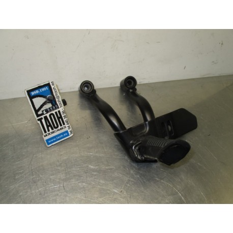Soporte y reposapie trasero izquierdo Suzuki V-Strom 650 2018