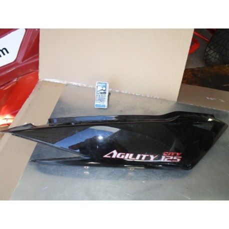 Bajo asiento derecha Kymco Agility City 125 2013