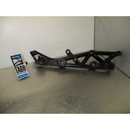 Soporte reposapies derecho Kawasaki GPZ 400 FII