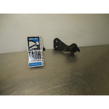 Soporte reposapie delantero izquierdo Kawasaki KL 650 Tengai