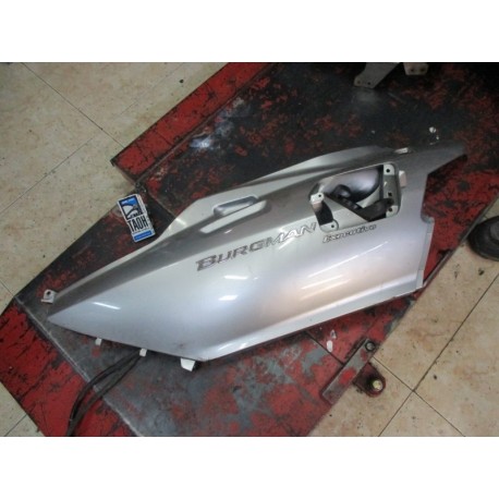 Bajo asiento izquierda Suzuki Burgman 650 2006