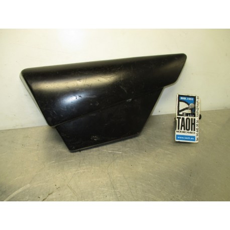 Bajo asiento izquierda SR 250