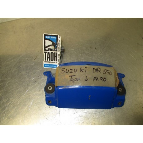 Tapa bajo faro Suzuki DR 650