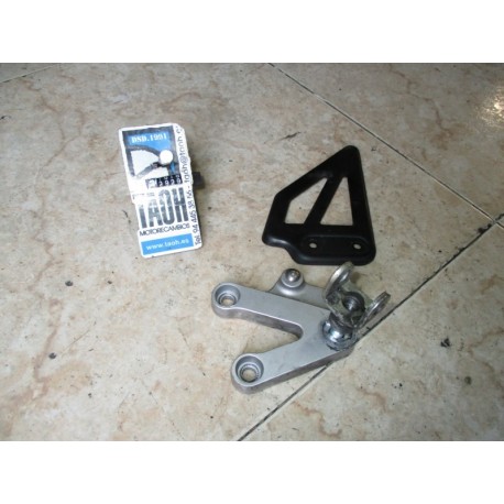 Soporte reposapie delantero izquierdo Suzuki GSX-R 750 1998