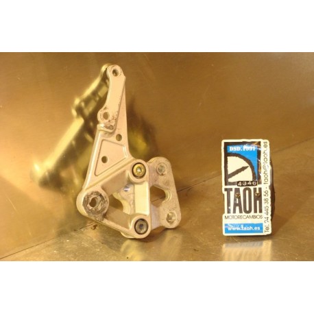 Soporte reposapie delantero derecho Suzuki GSX-R 600 1997-2000 / GSX-R 750 1997-1999 / SV 650 1999-2002