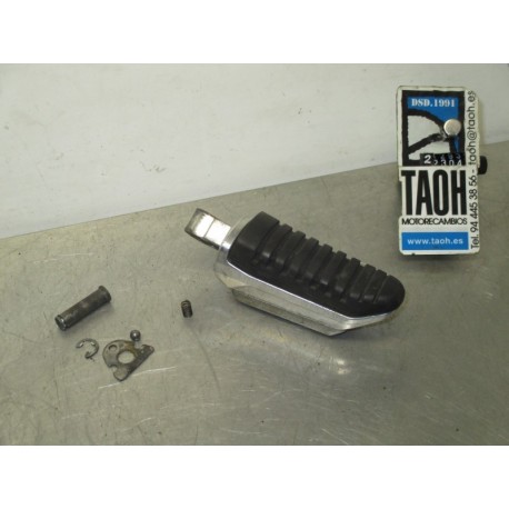 Reposapie trasero derecho GSR 600 08