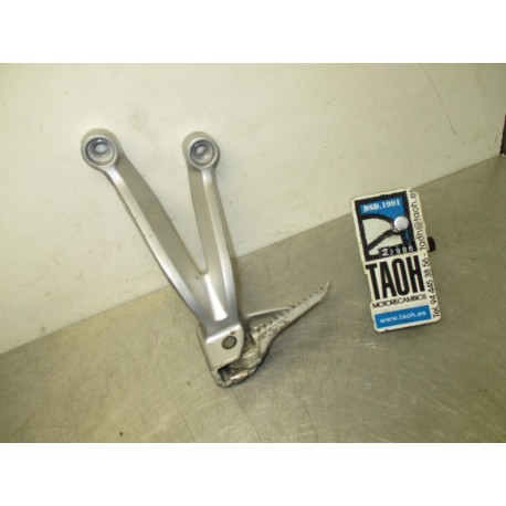 Soporte y reposapie trasero izquierdo GSX 1000 R 01