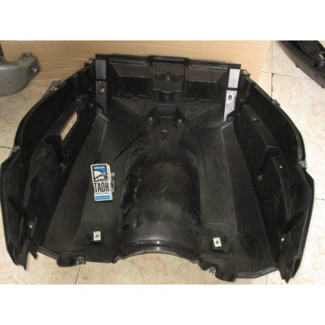 Cajon bajo asiento C 650 GT 13 (parte baja)