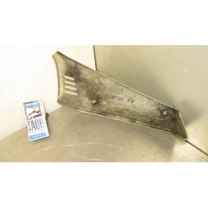 Tapa bajo deposito derecha Suzuki GSX 750 EF