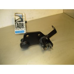 Soporte reposapie delantero derecho Suzuki V-Strom 650 2005