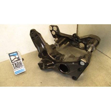 Soportes traseros chasis C 650 GT 13