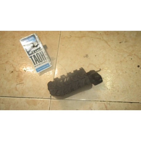 Reposapie delantero derecho V-Strom 1050 2021