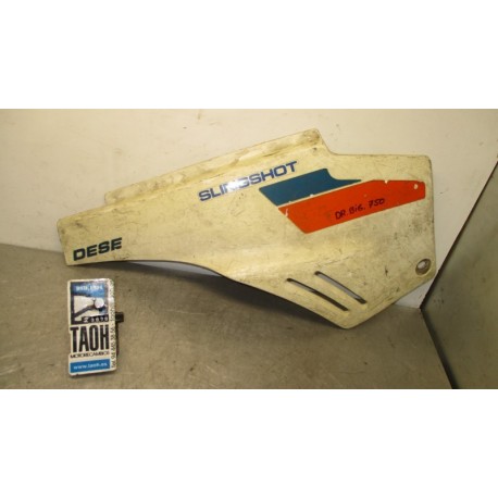 Bajo asiento derecha Suzuki DR 750 Big
