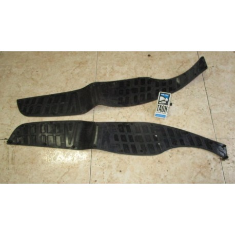 Goma suelo izquierdo Suzuki Burgman 125 2015