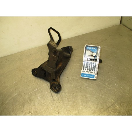 Soporte reposapie delantero izquierdo Suzuki Volusia 800 2009