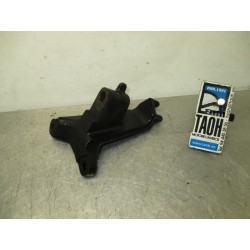 Soporte reposapie delantero derecho Suzuki Marauder 800 2007