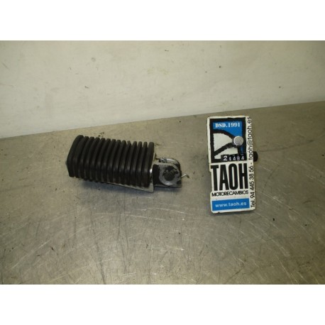 Reposapie delantero derecho Suzuki Volusia 800 2009