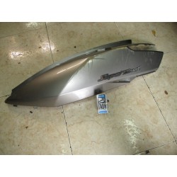 Bajo asiento izquierda Kymco Super Dink 125 2012-2015
