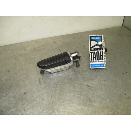 Reposapie delantero izquierdo Suzuki GSR 600