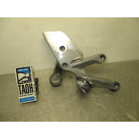 Soporte reposapie delantero derecho CB 1000 R 09