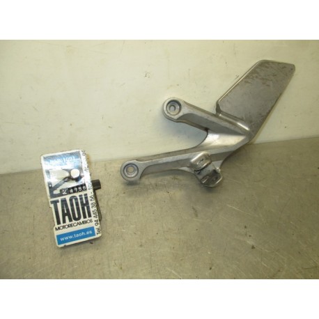 Soporte reposapie delantero izquierdo CB 1000 R 09