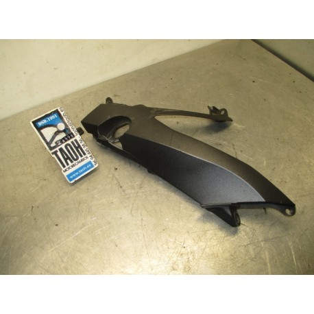 Cerquillo faro derecho CB 1000 R 09