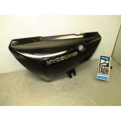 Tapa bajo asiento izquierda Hyosung Aquila 125 2010