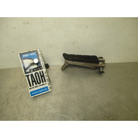 Reposapie delantero izquierdo Honda Hornet CB600F 2008