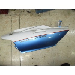 Bajo asiento derecha Suzuki Burgman 650 2006
