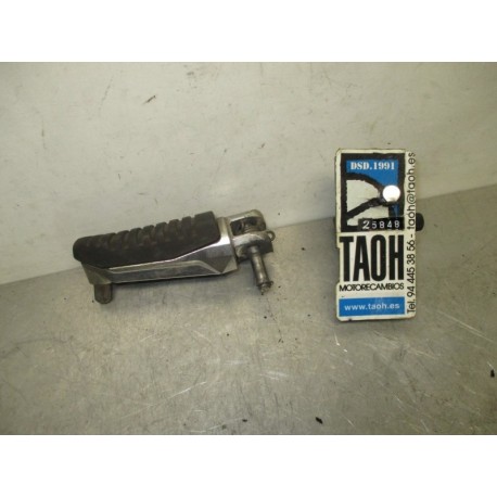 Reposapie delantero izquierdo Suzuki GW 250 Inazuma 2015