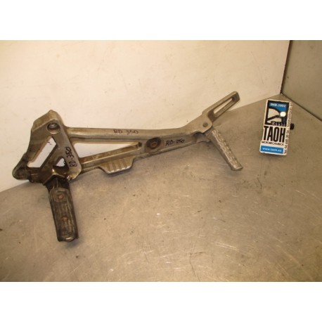 Soporte reposapie izquierdo y reposapies Yamaha RD 350 (31K)